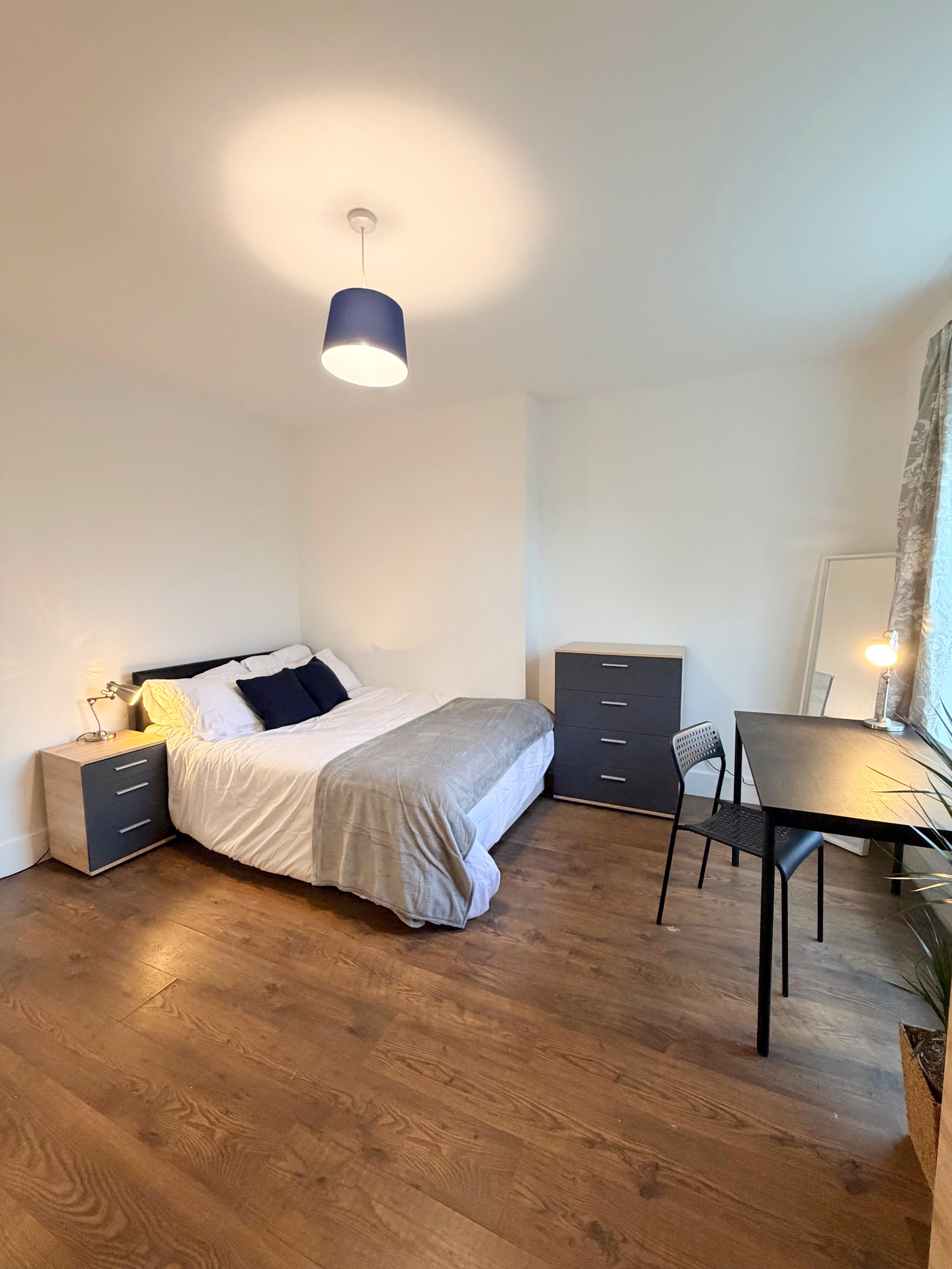 Spacious Rooms in Battersea / Stockwell with Living Room